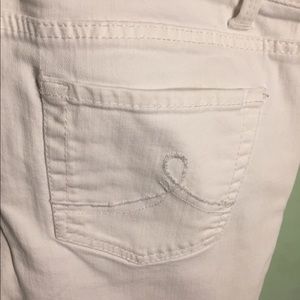 White loft jeans